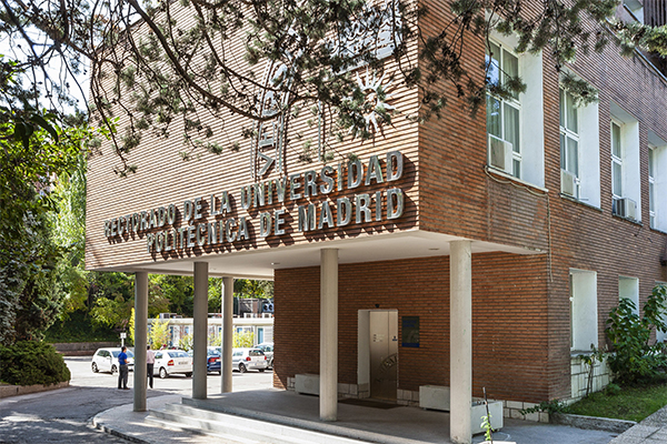 Noticia sobre la suspensión de actividad docente en la UPM